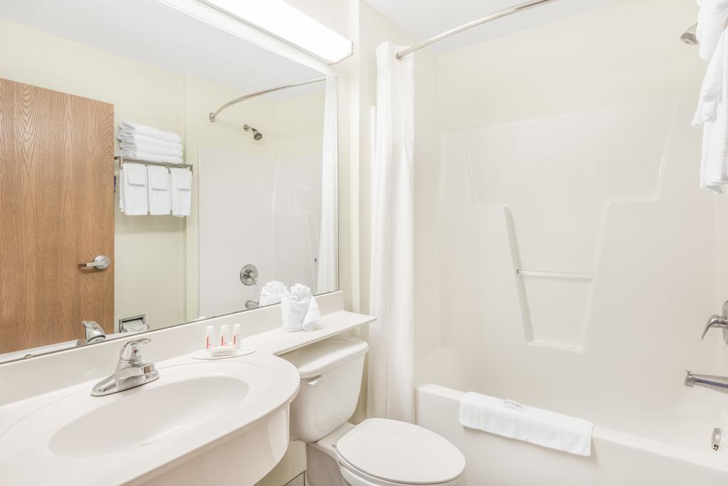 Microtel Inn & Suites By Wyndham Каролина Бийч Екстериор снимка