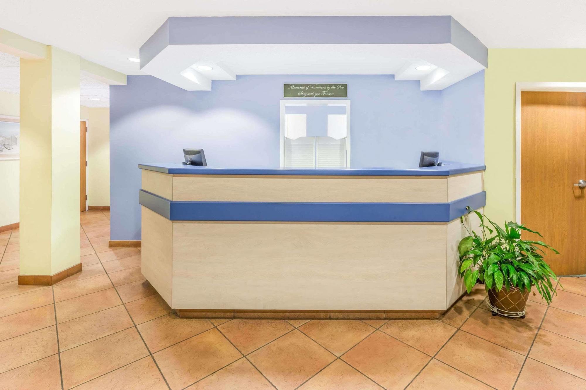 Microtel Inn & Suites By Wyndham Каролина Бийч Екстериор снимка