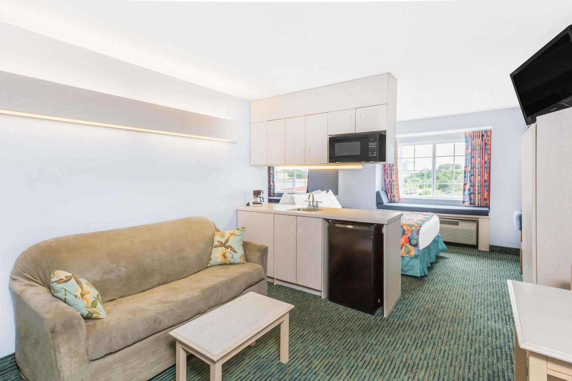 Microtel Inn & Suites By Wyndham Каролина Бийч Екстериор снимка