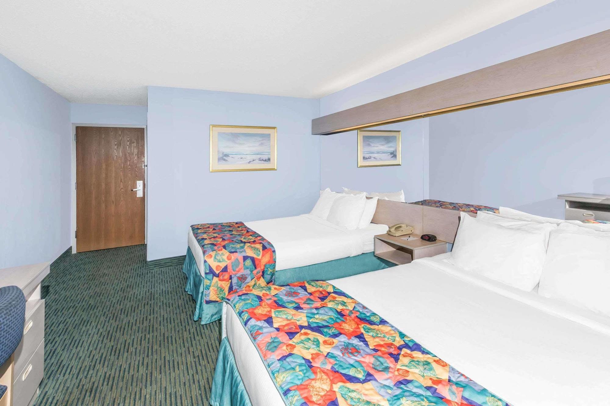 Microtel Inn & Suites By Wyndham Каролина Бийч Екстериор снимка