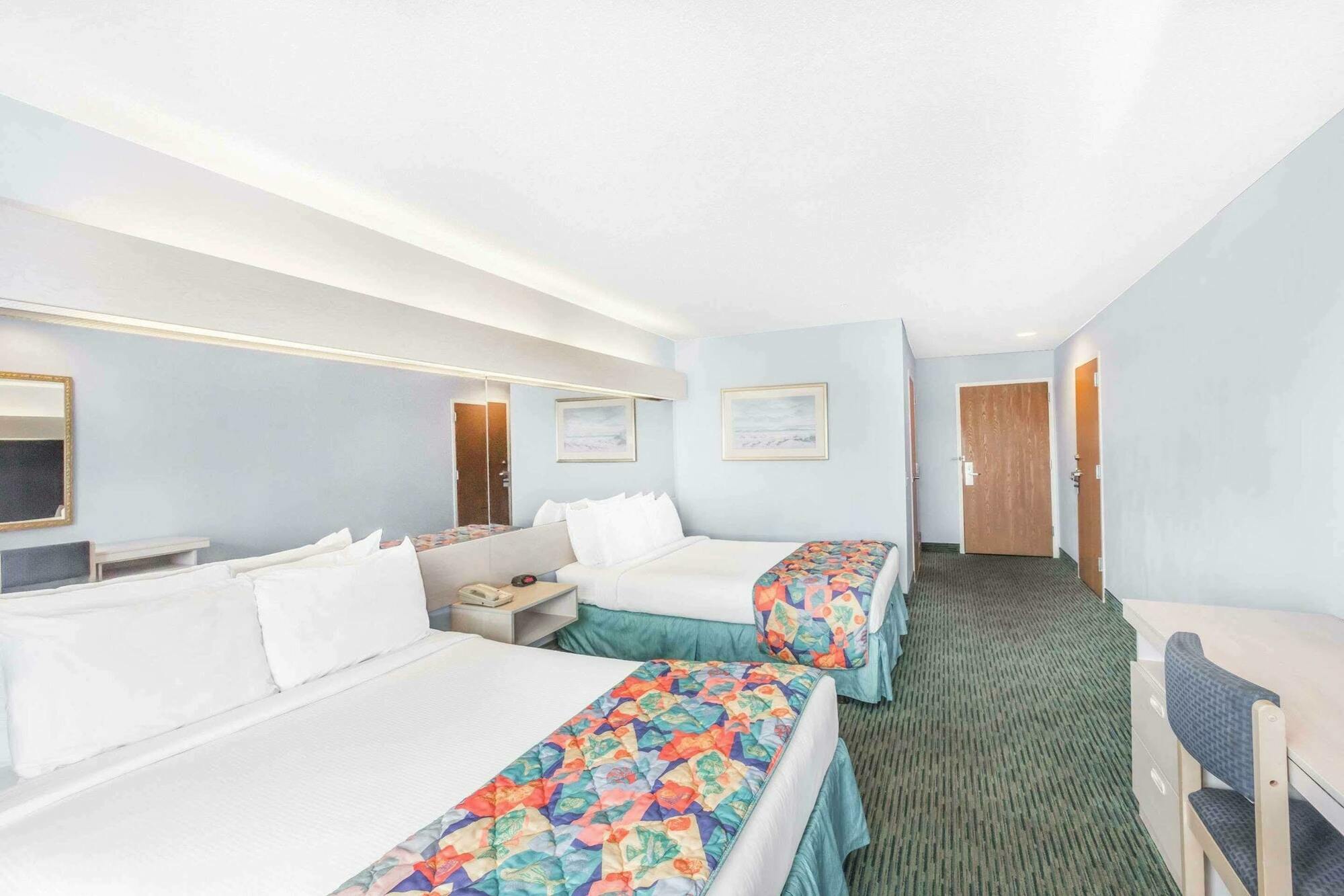 Microtel Inn & Suites By Wyndham Каролина Бийч Екстериор снимка